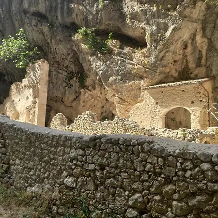 Отель La Badia Fara San Martino