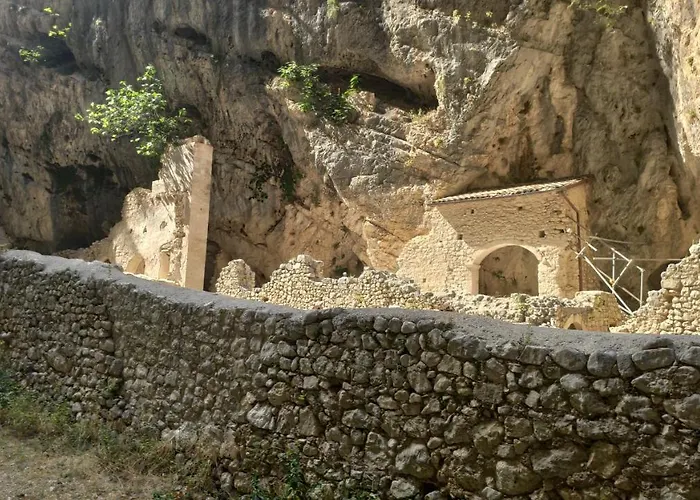 Hotel La Badia Fara San Martino